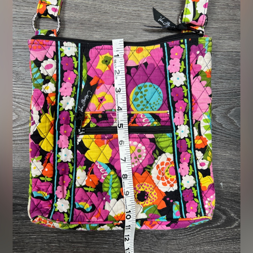Vera Bradley Crossbody in Va Va Bloom - Picture 12 of 15